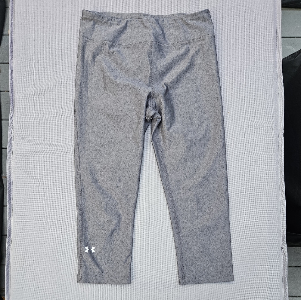 SOLD-Under Armour compression leggings